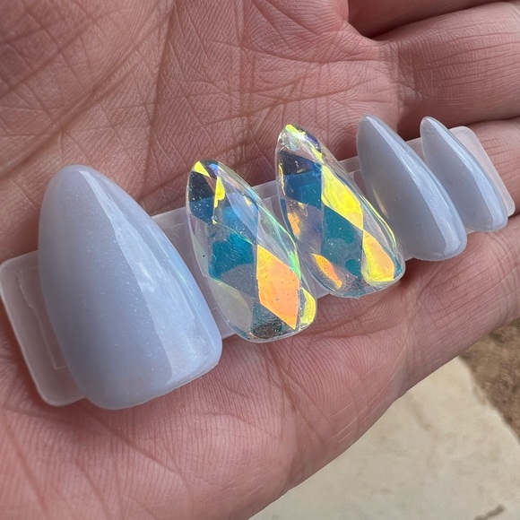 Luxury Gel Press On Nails - Picture 16 of 17